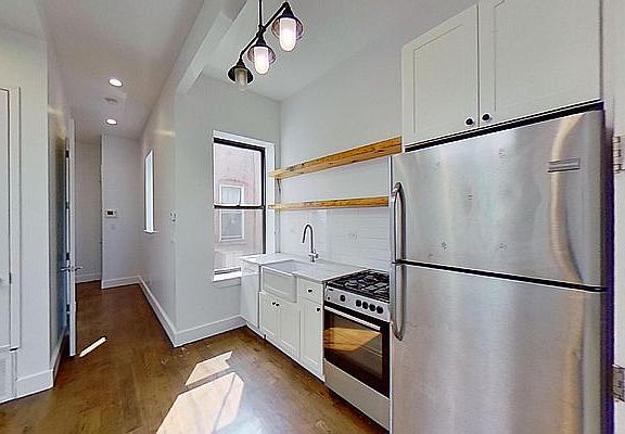 5th image of 185 Jefferson St APT 3L