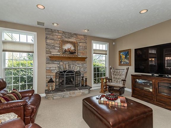 4th image of 363 E Glen Eagle Dr