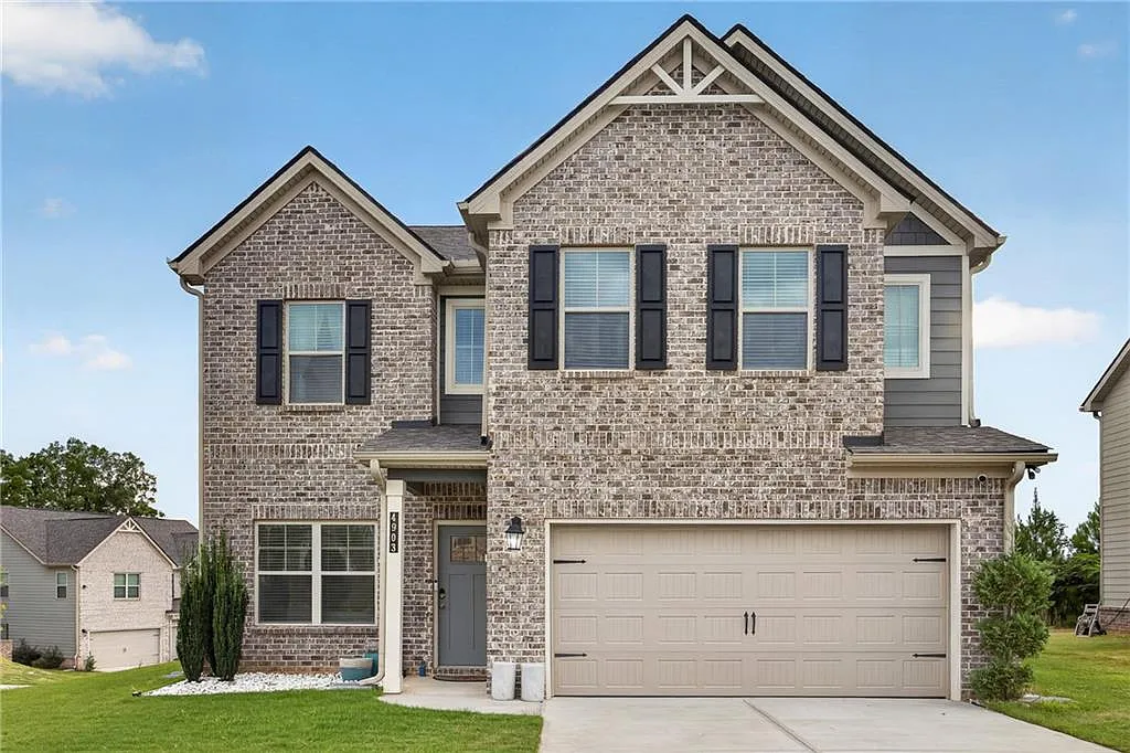 4 bed, 2.5 bath, 2592 sqft, $3,250 — Photo 1