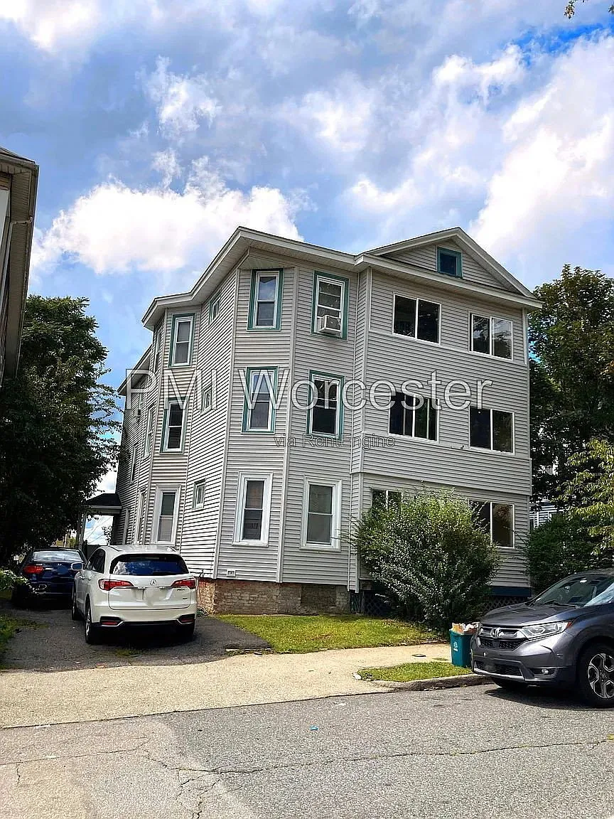 3 bed, 1.0 bath, $1,990 — Photo 1