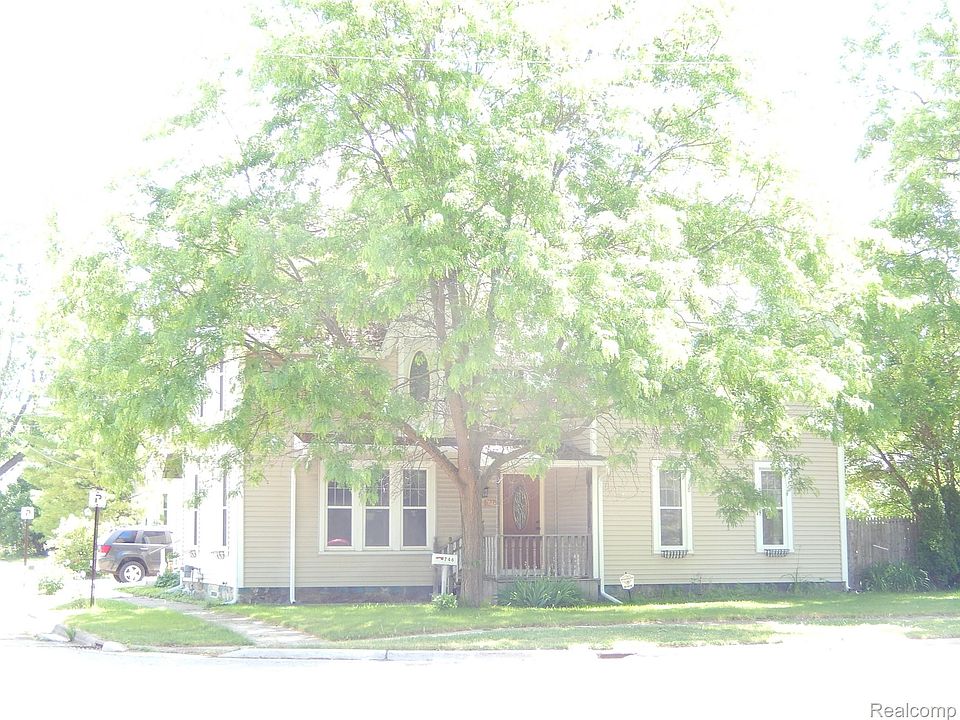 1st image of 746 N Main St
