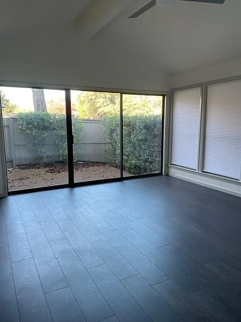 3 bed, 2.5 bath, 2083 sqft, $3,900 — Photo 2
