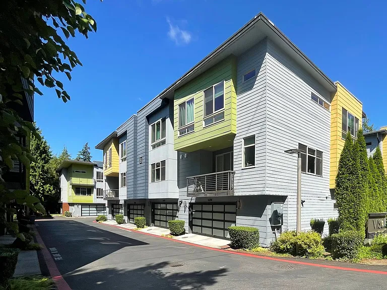 16378 NE 12th Pl — Photo 2