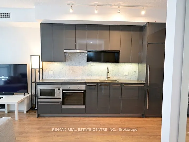 115 McMahon Dr #1701 — Photo 6