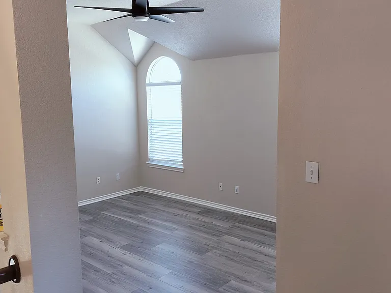 8001 Case Dr — Photo 84