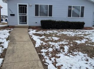 1273 E Chestnut St, Kankakee, IL 60901