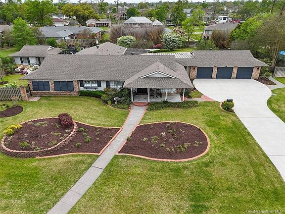 3rd image of 1101 Bayou Oak Ln