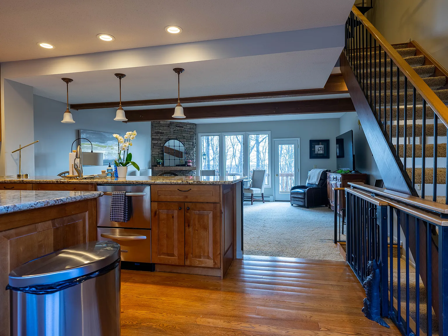 4 bed, $3,600 — Photo 3