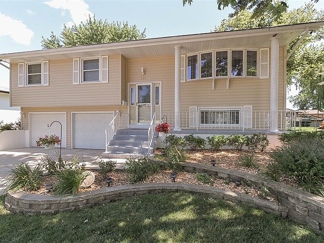 1st image of 305 Desmond Dr