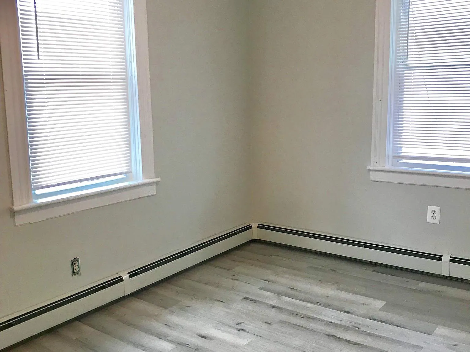 3 bed, $725 — Photo 1