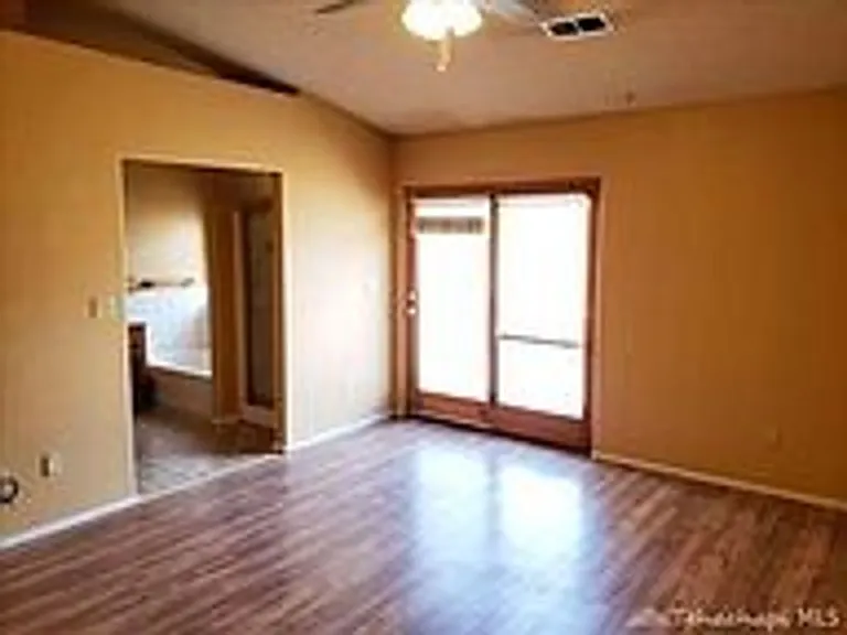 20351 Tamarac Dr — Photo 6