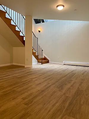 Rented by R New York | media 21