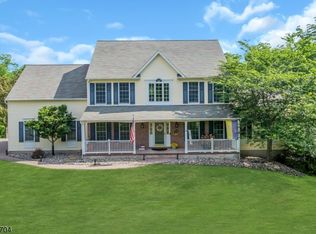 9 Knoll Ct, Flemington, NJ 08822