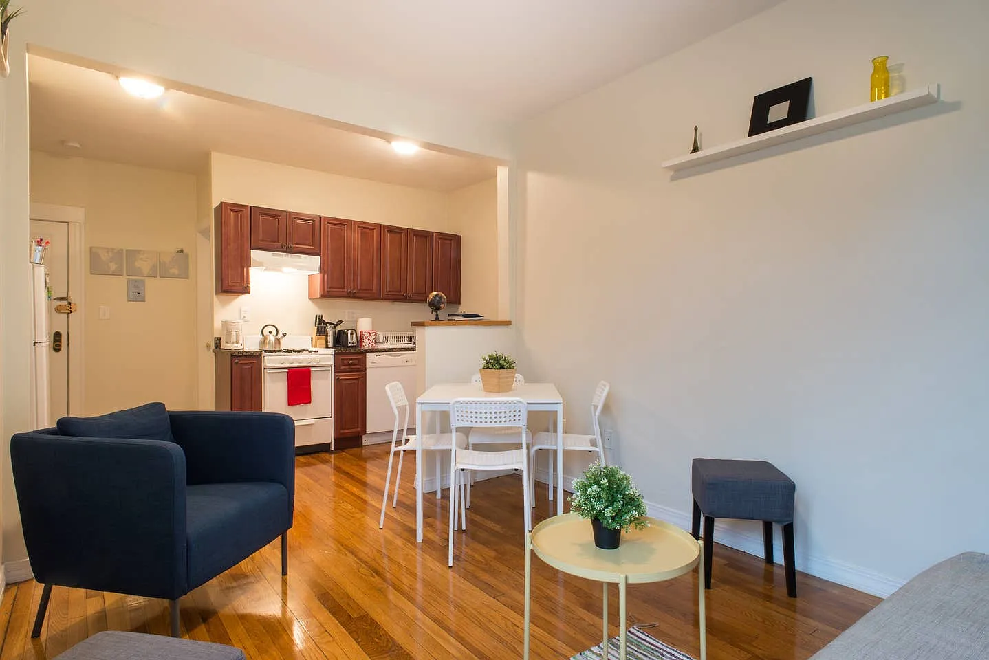 2 bed, 750 sqft, $3,750 — Photo 3