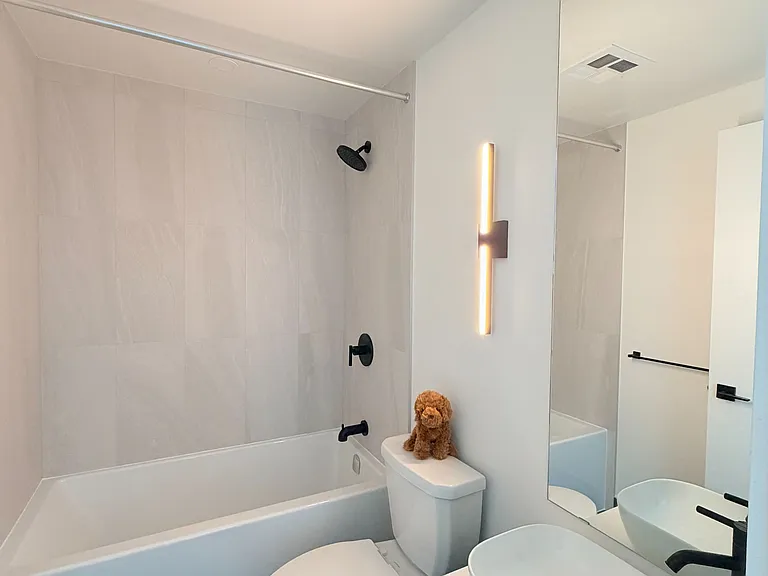 1185 Dupont St #2101 — Photo 9