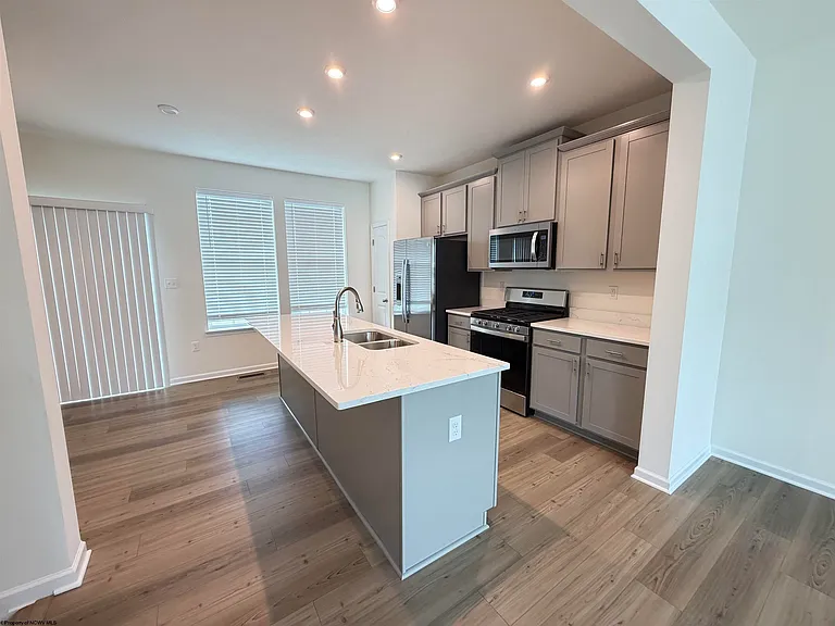 42 Dover Ct — Photo 25