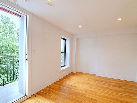 4th image of 126 W 123rd St #4R