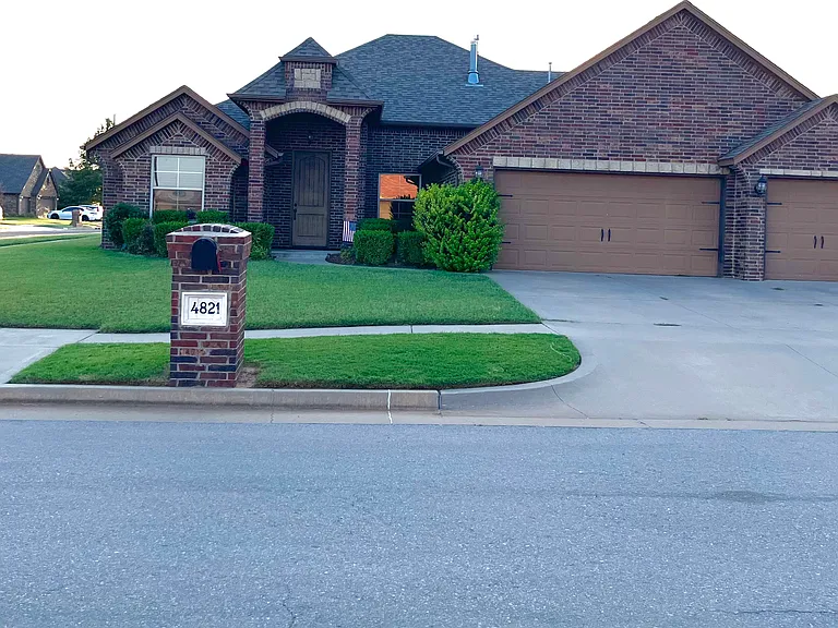 4821 Limestone Dr — Photo 2