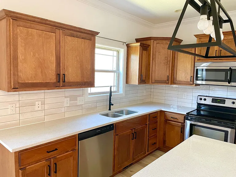 3350 Cotham Ln — Photo 5