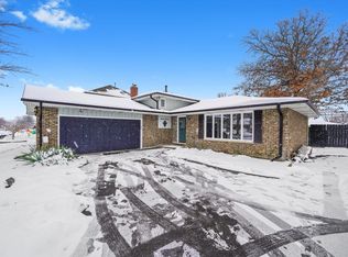 8939 Melvina Ave, Oak Lawn, IL 60453