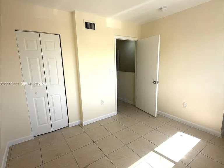 14020 NE 3rd Ct #5 — Photo 12
