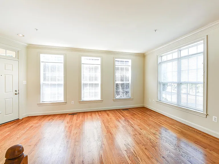 3426 Wilson Blvd — Photo 12
