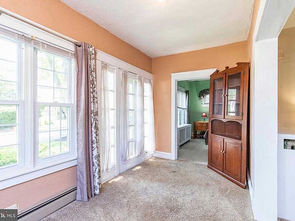 5th image of 47 E Knowles Ave