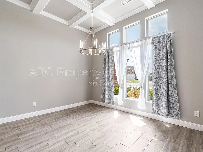328 N Otoe St — Photo 12