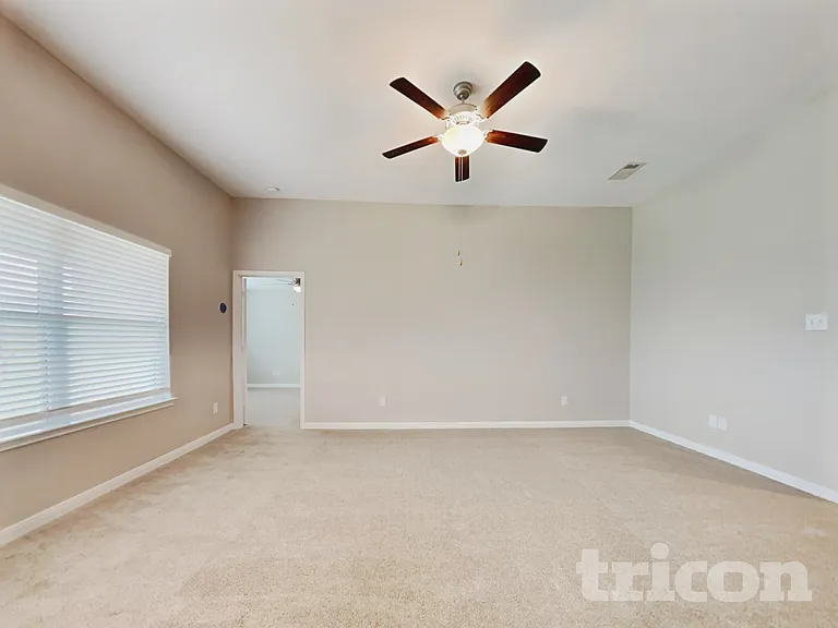 7715 Vacek Meadows Loop — Photo 3