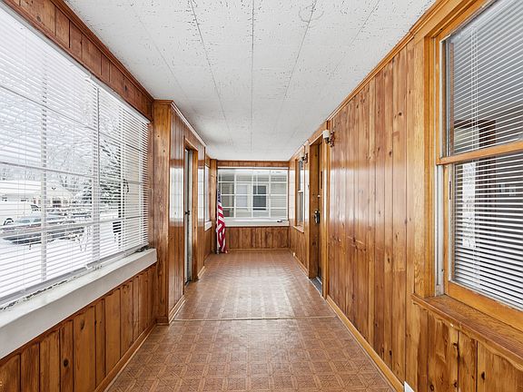 4th image of 3901 Hoyt Ave