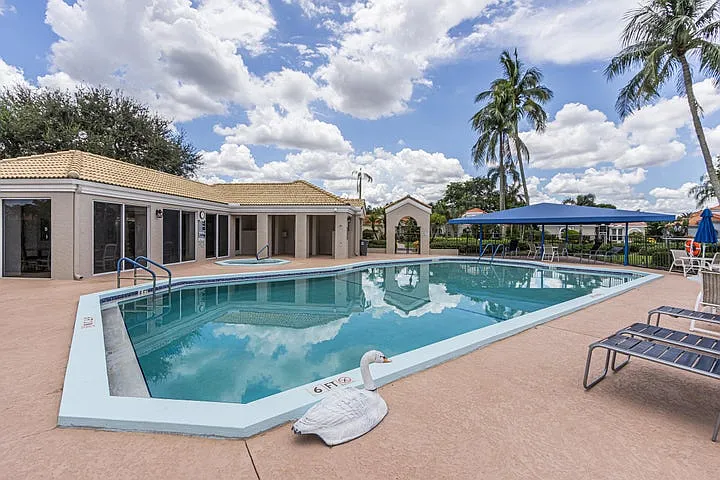 3 bed, 2489 sqft, $6,000 — Photo 4