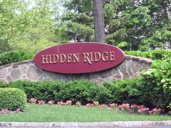 9 The Mews #9, Syosset, NY 11791