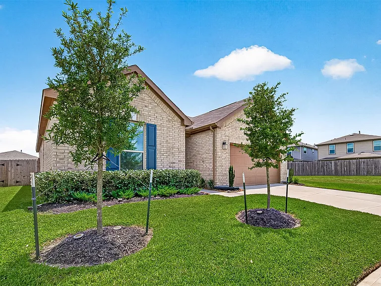 12602 Blue Jay Cove Ln — Photo 2