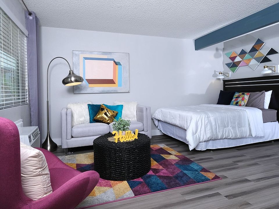 Fusion Apartments - Living Room