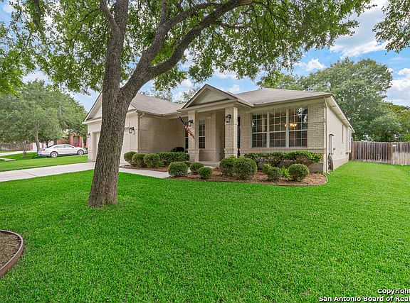 2nd image of 209 Nandina Ct