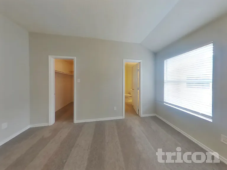 25402 Holyoke Ln — Photo 8