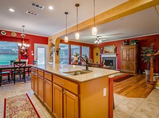 1127 Hackberry Ct, Burleson, TX 76028