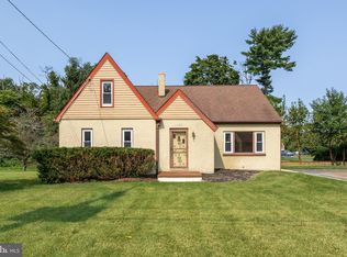 303 Warwick Rd, Deptford, NJ 08096