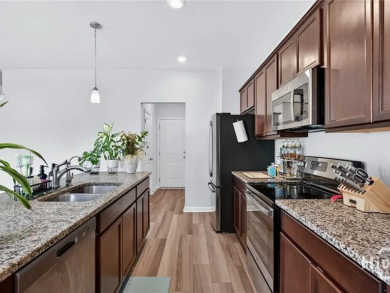 124 Jennie Dr — Photo 13