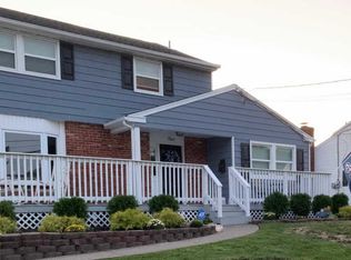 5 Lantern Ln, Blackwood, NJ 08012