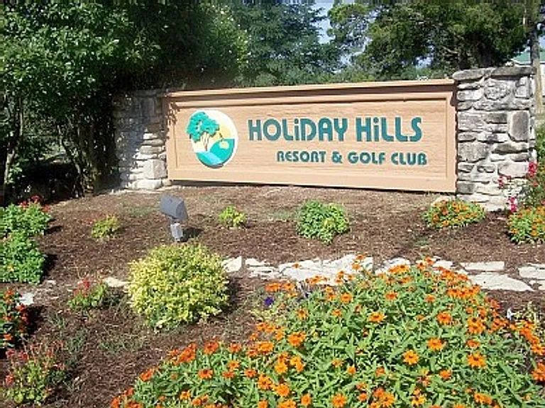 813 Holiday Rdg #H1 — Photo 22
