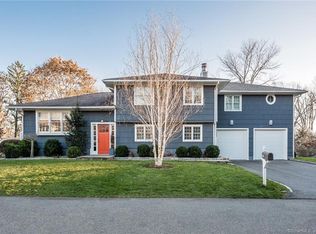 19 Calumet Rd, Westport, CT 06880