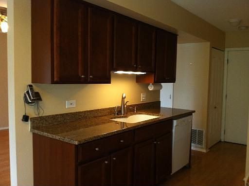 3rd image of 339 Jefferson Ct