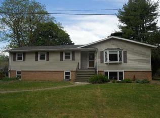 4 Chestnut St, Red Hook, NY 12571