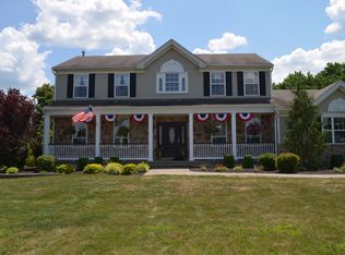 9 Running Brook Cir, Flemington, NJ 08822