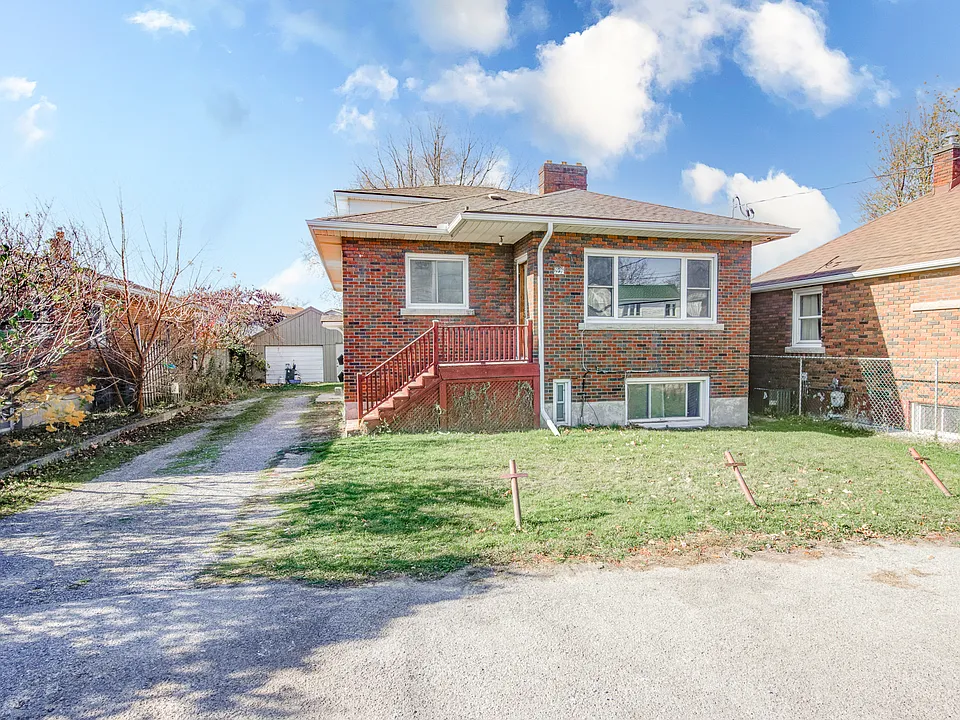 99 Haig St #4