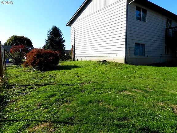 3rd image of 304 NE 132nd St