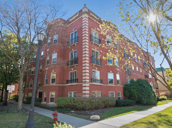 240 Lee St APT 3, Evanston, IL 60202