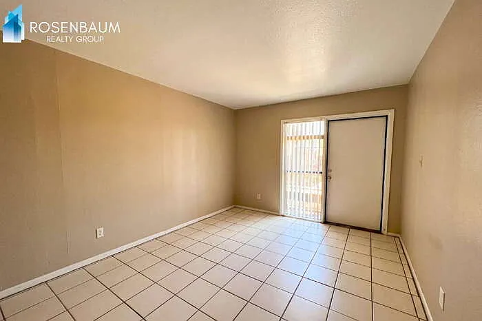 2 bed, 1.0 bath, 650 sqft, $1,195 — Photo 2