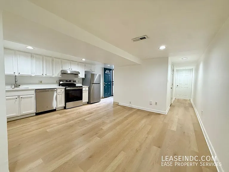 29 T St NW #B — Photo 3